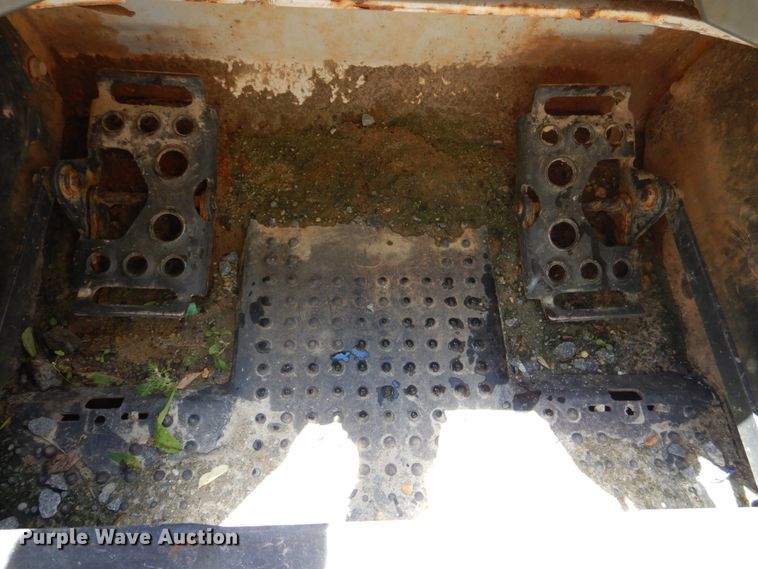 image for item DD2555 2011 Bobcat T650  skid steer loader