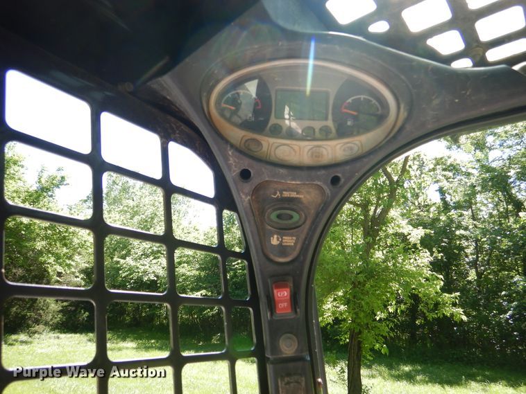 image for item DD2555 2011 Bobcat T650  skid steer loader