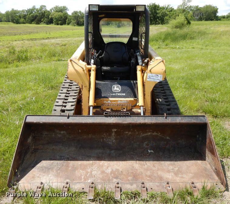 image for item DE5802 2007 John Deere CT322  skid steer loader