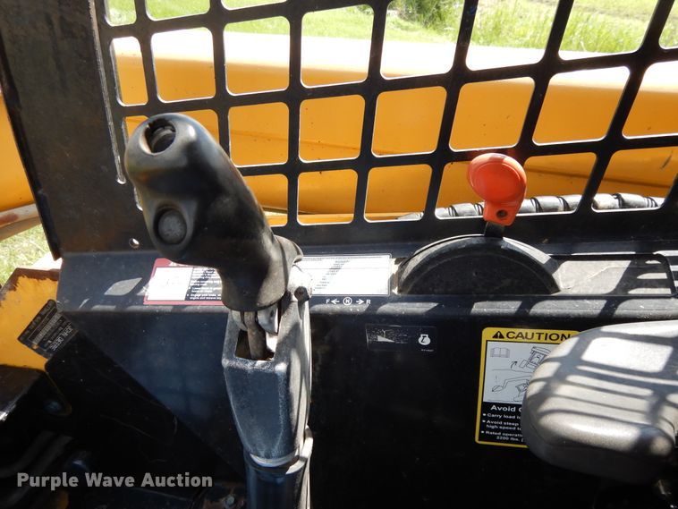 image for item DE5802 2007 John Deere CT322  skid steer loader