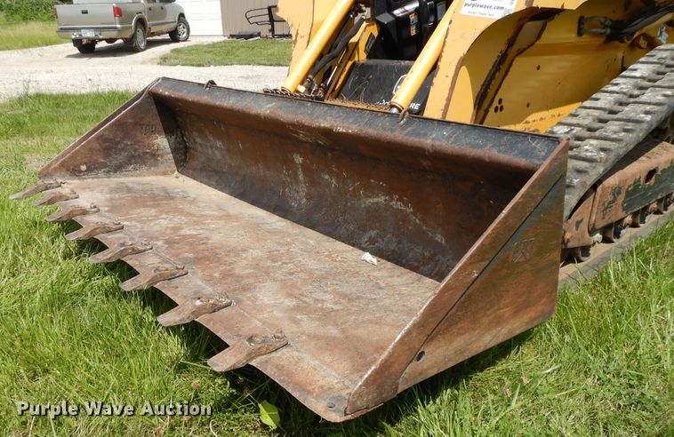 image for item DE5802 2007 John Deere CT322  skid steer loader