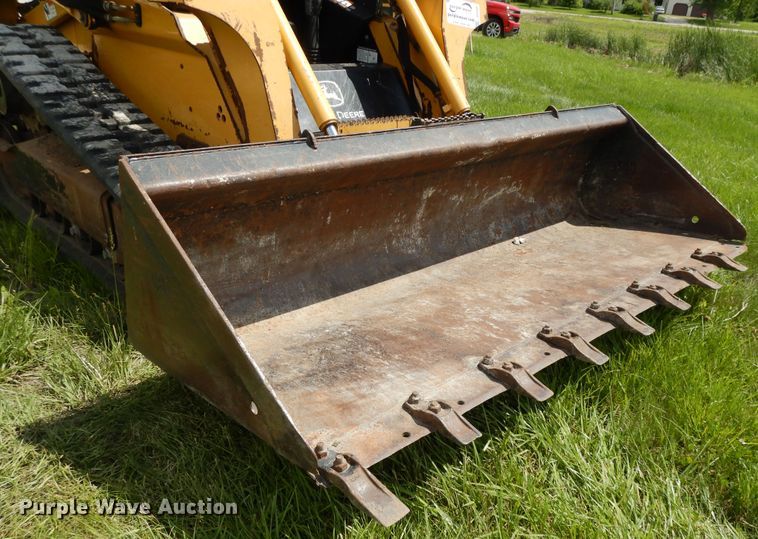image for item DE5802 2007 John Deere CT322  skid steer loader