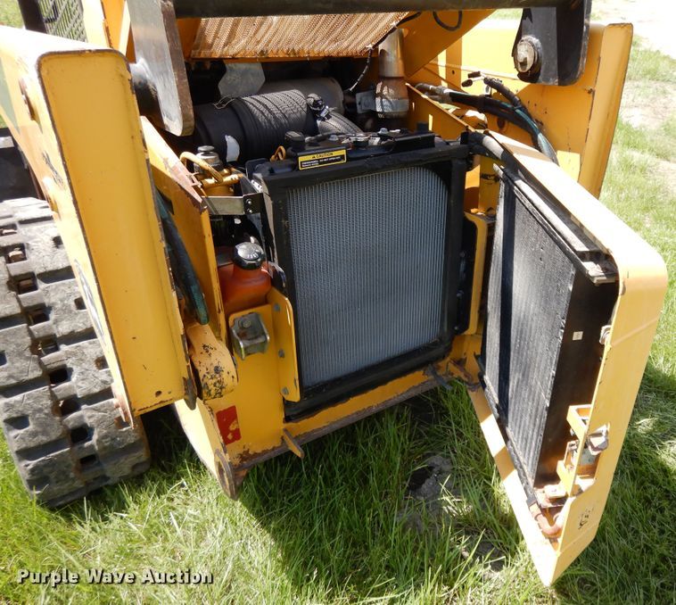 image for item DE5802 2007 John Deere CT322  skid steer loader