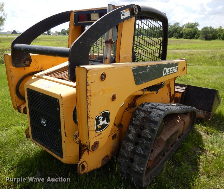 image for item DE5802 2007 John Deere CT322  skid steer loader