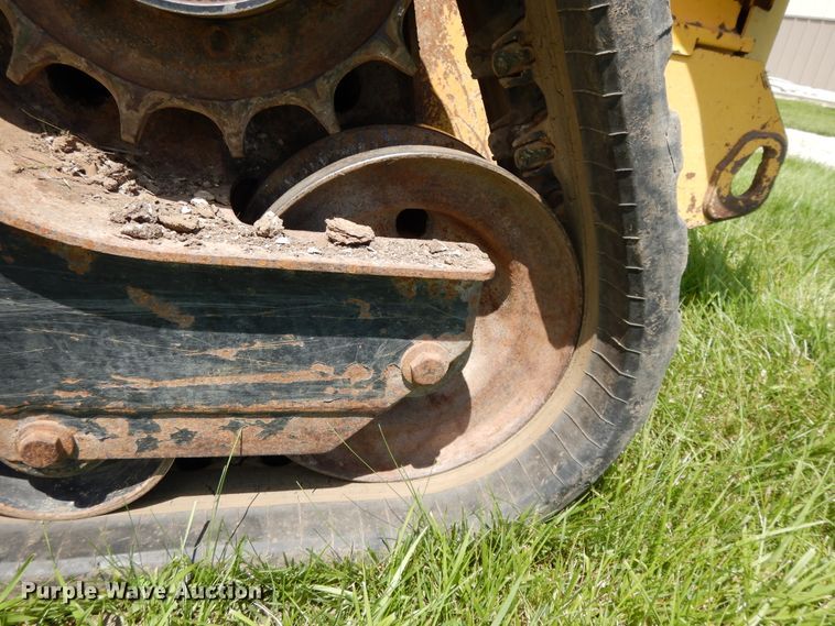 image for item DE5802 2007 John Deere CT322  skid steer loader