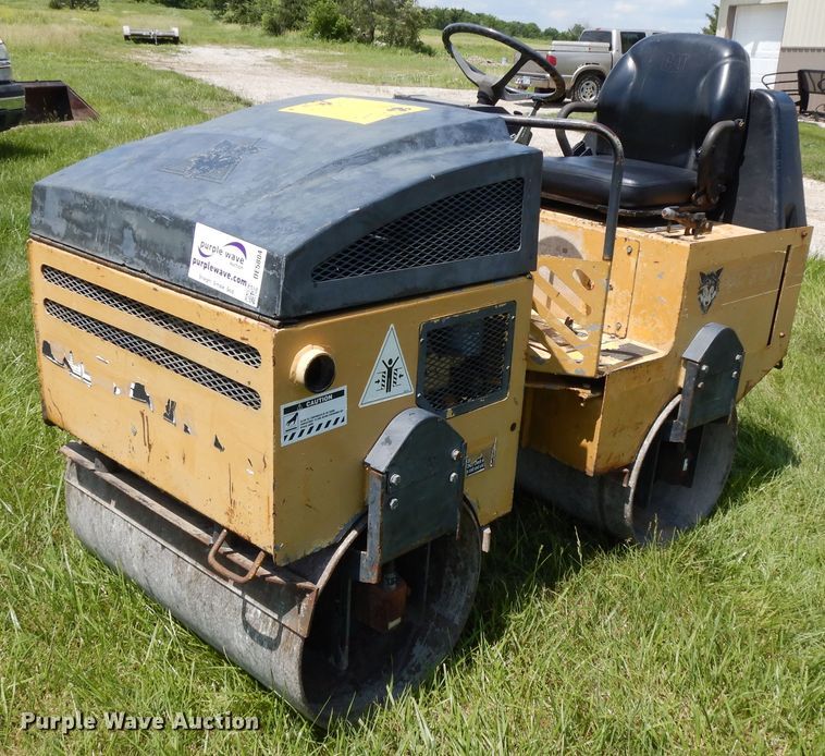 image for item DE5804 Stone DDR3100  double drum vibratory roller