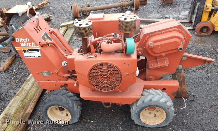 image for item DF3082 Ditch Witch V252 cable plow