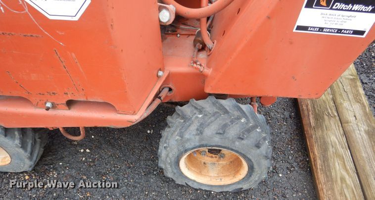 image for item DF3082 Ditch Witch V252 cable plow