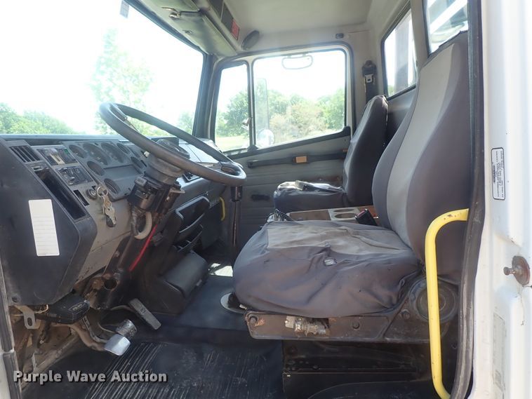 image for item DG2178 1999 Freightliner FL80  flatbed truck
