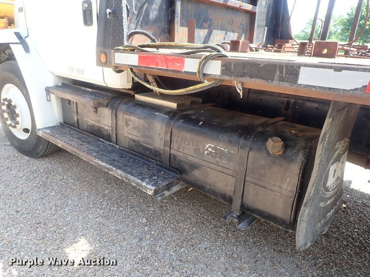 image for item DG2178 1999 Freightliner FL80  flatbed truck