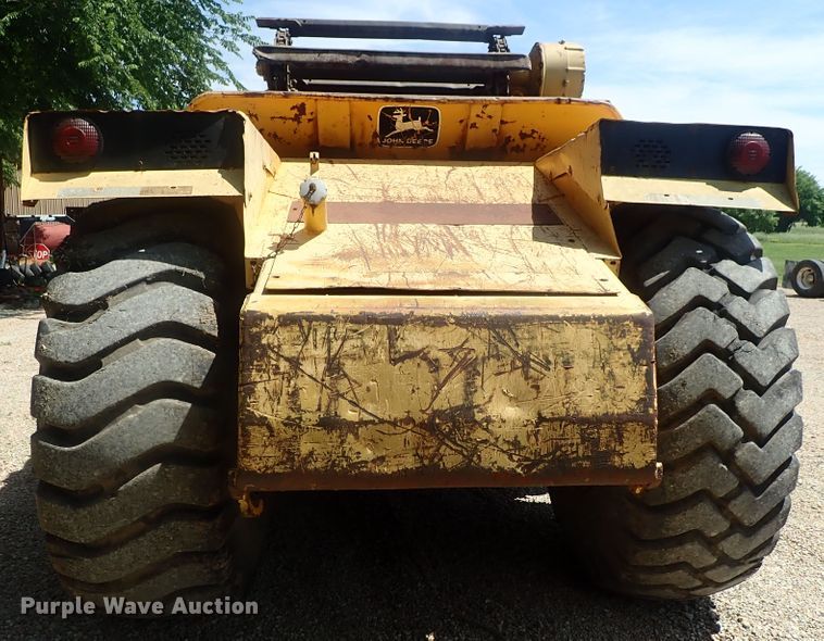 image for item DG2181 1984 John Deere 862  elevating scraper