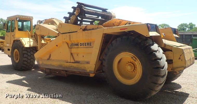 image for item DG2181 1984 John Deere 862  elevating scraper