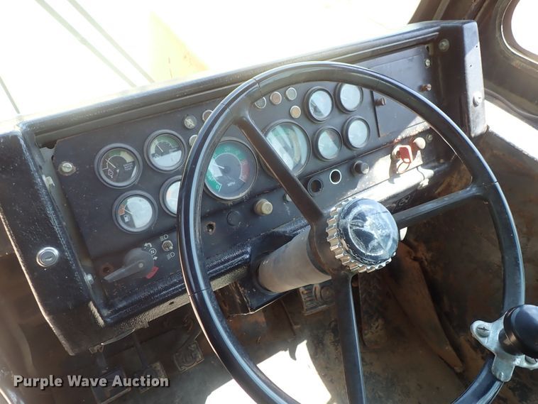 image for item DG2181 1984 John Deere 862  elevating scraper