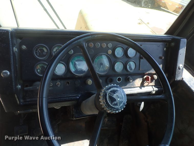 image for item DG2181 1984 John Deere 862  elevating scraper