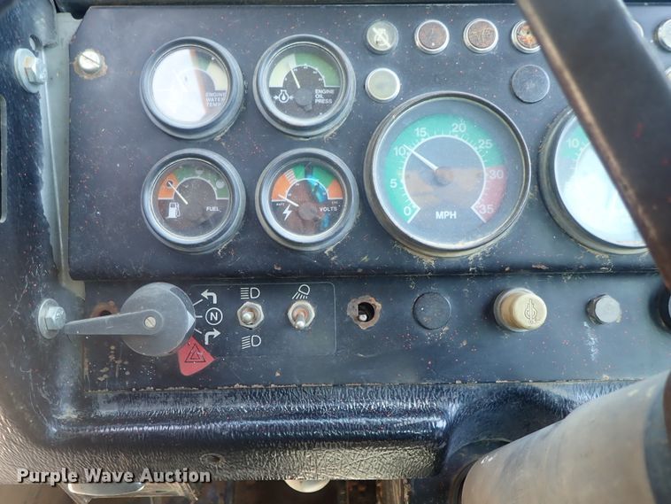 image for item DG2181 1984 John Deere 862  elevating scraper