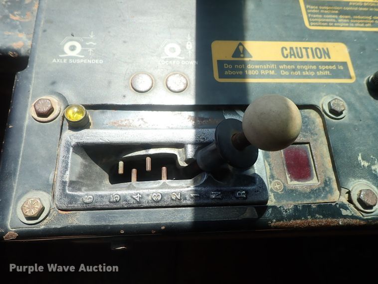 image for item DG2181 1984 John Deere 862  elevating scraper