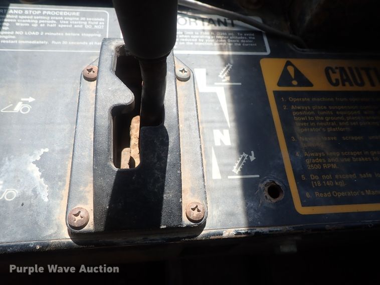 image for item DG2181 1984 John Deere 862  elevating scraper