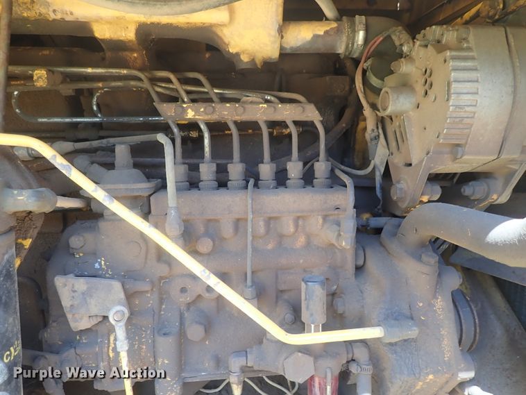 image for item DG2181 1984 John Deere 862  elevating scraper