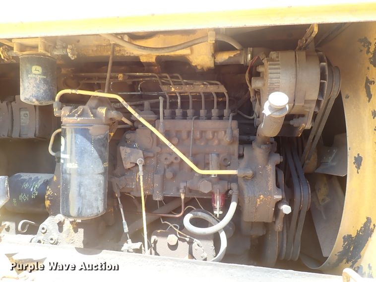 image for item DG2181 1984 John Deere 862  elevating scraper