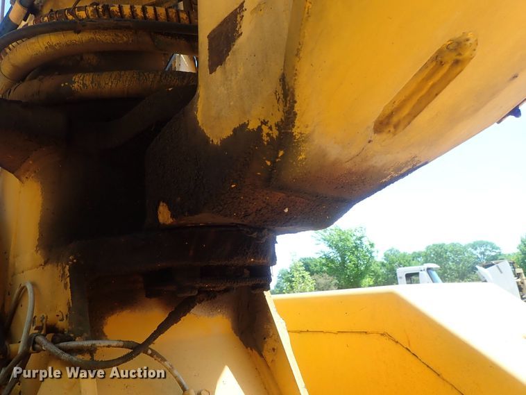 image for item DG2181 1984 John Deere 862  elevating scraper