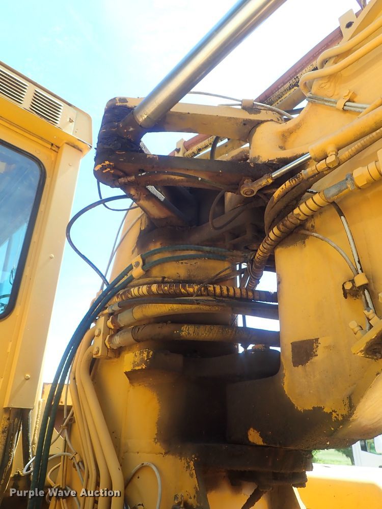 image for item DG2181 1984 John Deere 862  elevating scraper