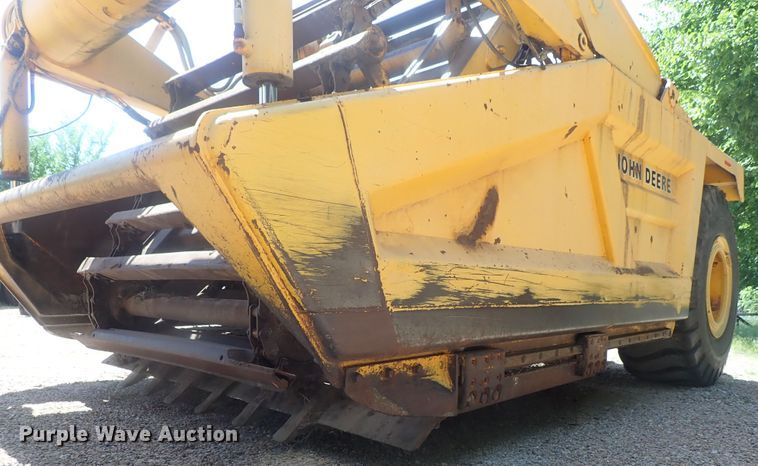 image for item DG2181 1984 John Deere 862  elevating scraper