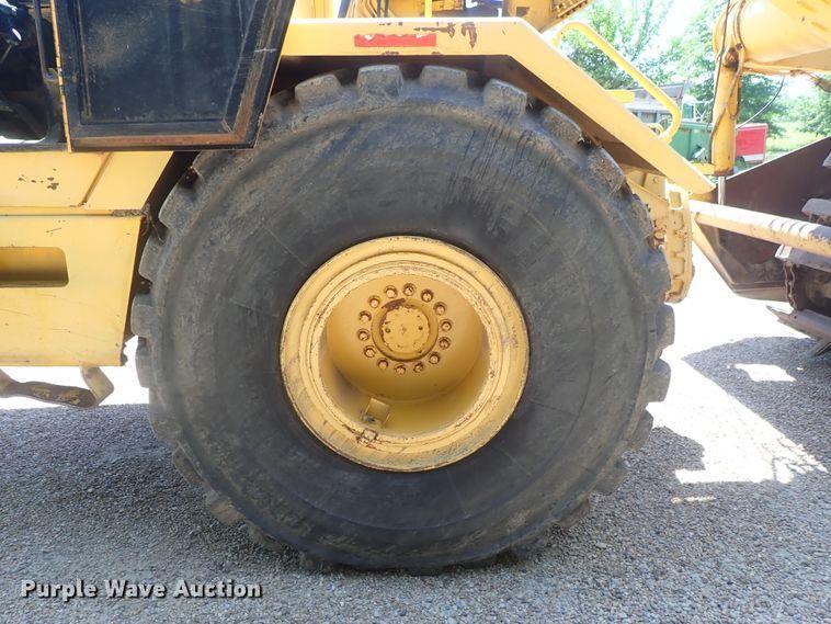 image for item DG2181 1984 John Deere 862  elevating scraper