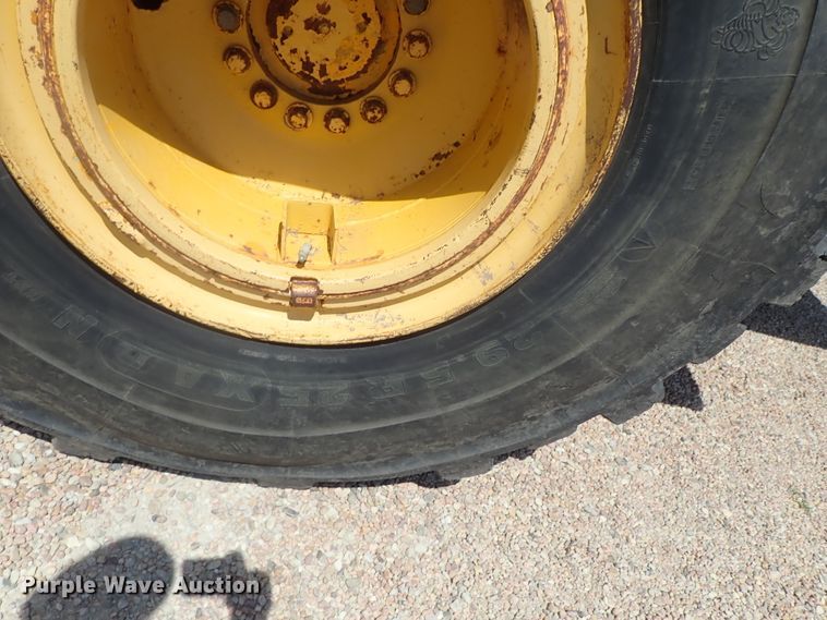 image for item DG2181 1984 John Deere 862  elevating scraper