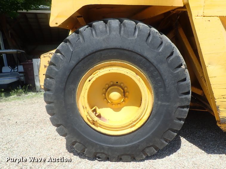 image for item DG2181 1984 John Deere 862  elevating scraper