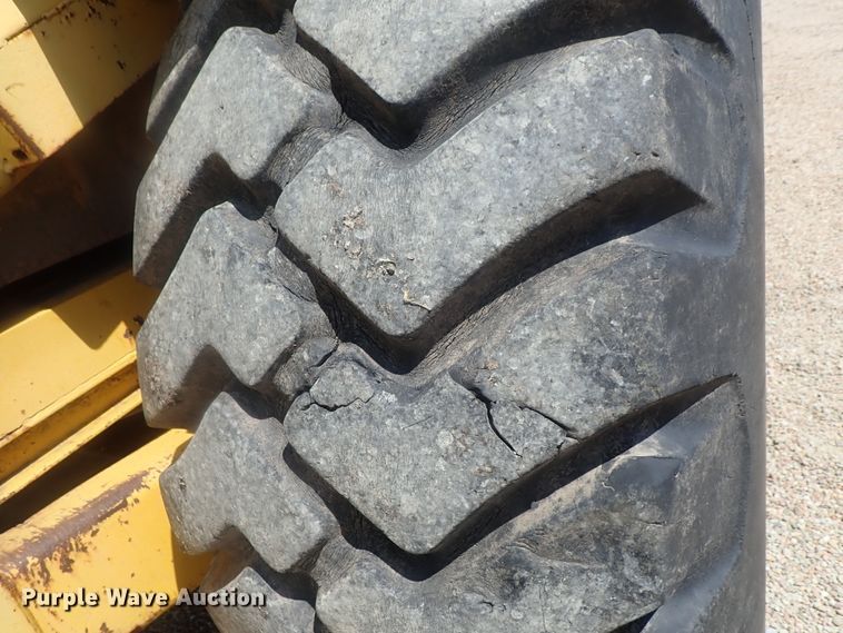 image for item DG2181 1984 John Deere 862  elevating scraper