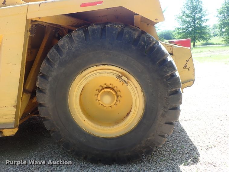 image for item DG2181 1984 John Deere 862  elevating scraper