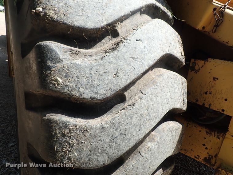 image for item DG2181 1984 John Deere 862  elevating scraper