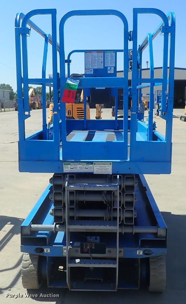 image for item DG2187 2006 Genie GS-2646  scissor lift