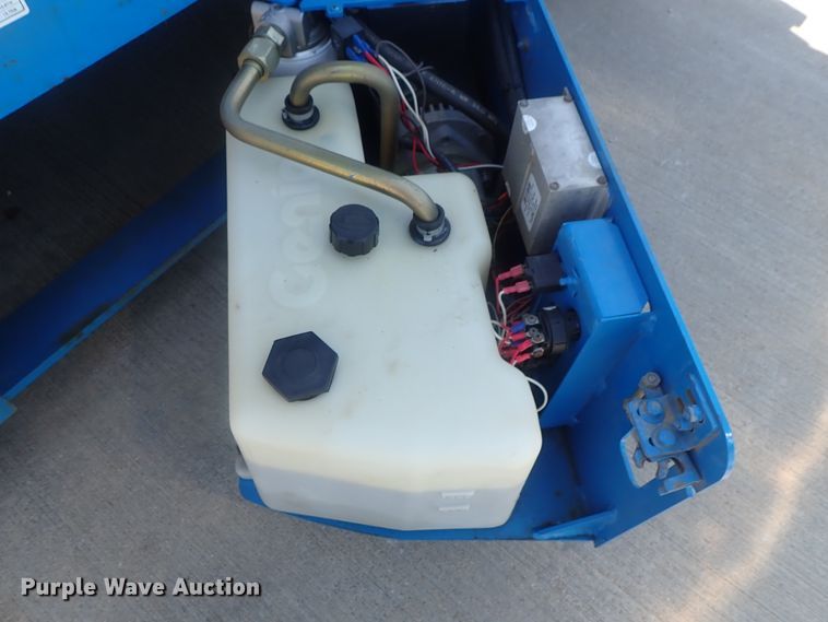 image for item DG2187 2006 Genie GS-2646  scissor lift