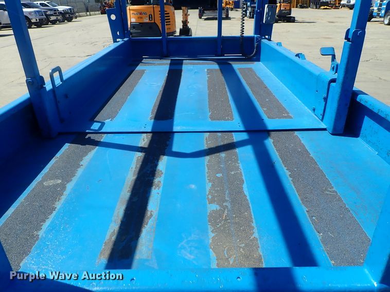 image for item DG2187 2006 Genie GS-2646  scissor lift