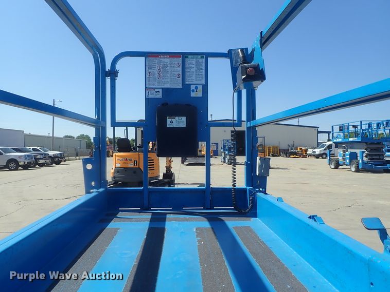 image for item DG2187 2006 Genie GS-2646  scissor lift