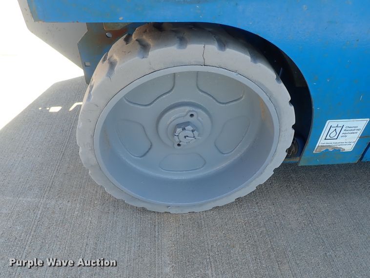 image for item DG2187 2006 Genie GS-2646  scissor lift