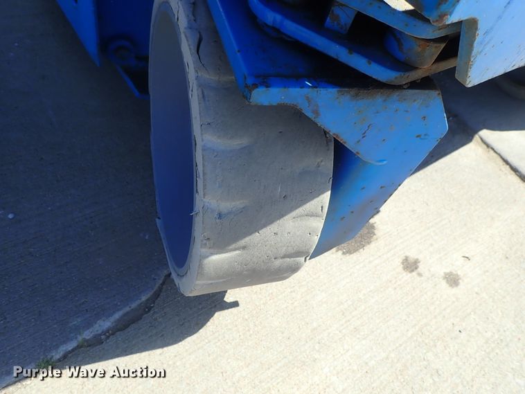 image for item DG2187 2006 Genie GS-2646  scissor lift