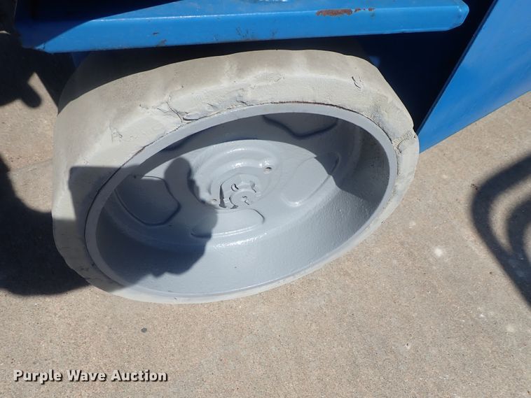 image for item DG2187 2006 Genie GS-2646  scissor lift