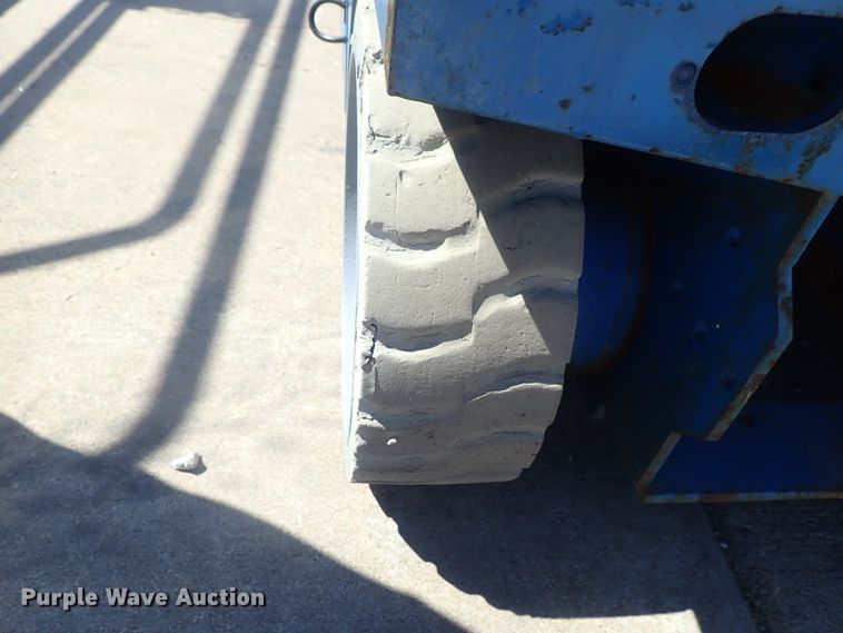 image for item DG2187 2006 Genie GS-2646  scissor lift