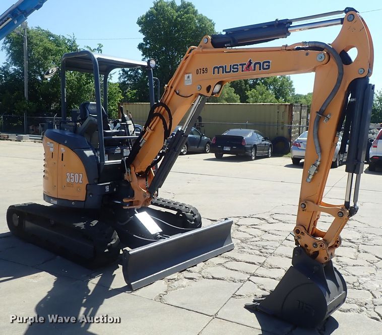 image for item DG2191 2015 Mustang 350Z NXTC  mini excavator