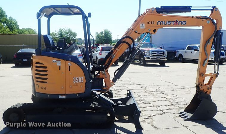 image for item DG2191 2015 Mustang 350Z NXTC  mini excavator