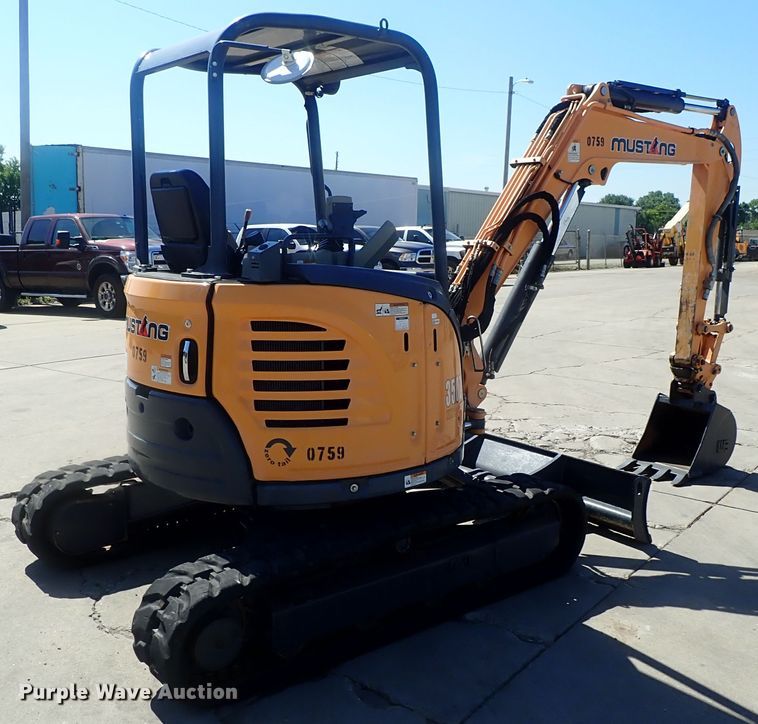 image for item DG2191 2015 Mustang 350Z NXTC  mini excavator