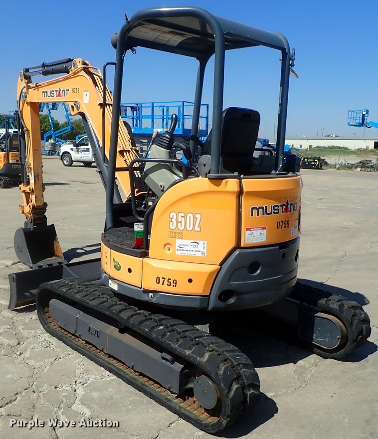 image for item DG2191 2015 Mustang 350Z NXTC  mini excavator
