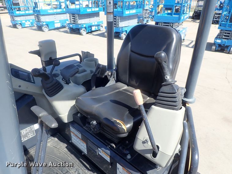 image for item DG2191 2015 Mustang 350Z NXTC  mini excavator