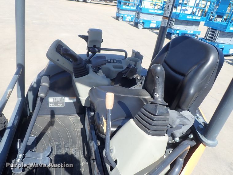 image for item DG2191 2015 Mustang 350Z NXTC  mini excavator