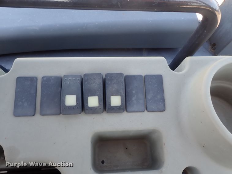 image for item DG2191 2015 Mustang 350Z NXTC  mini excavator