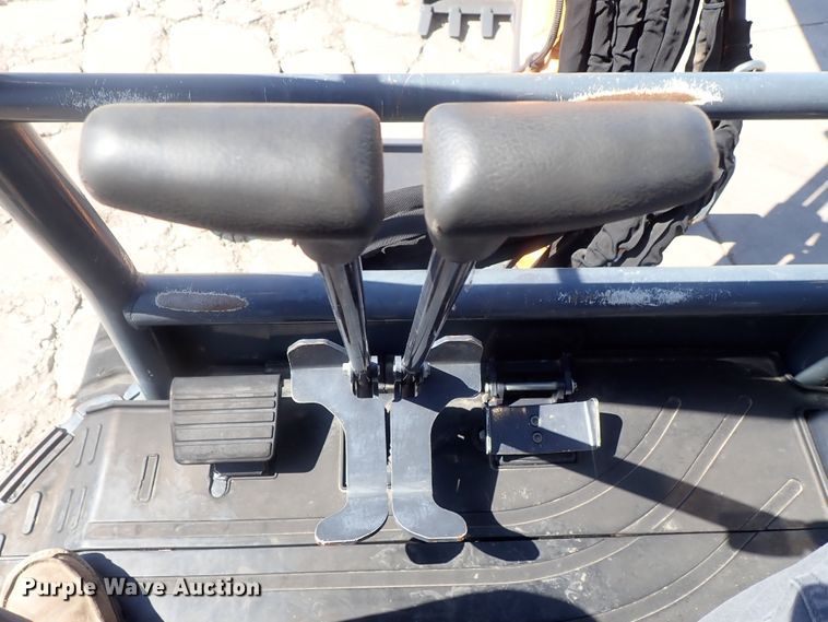 image for item DG2191 2015 Mustang 350Z NXTC  mini excavator