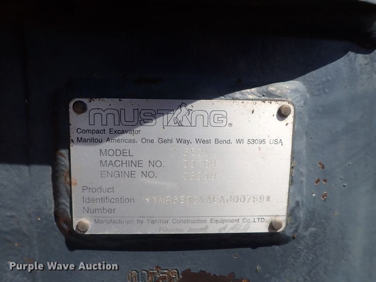 image for item DG2191 2015 Mustang 350Z NXTC  mini excavator