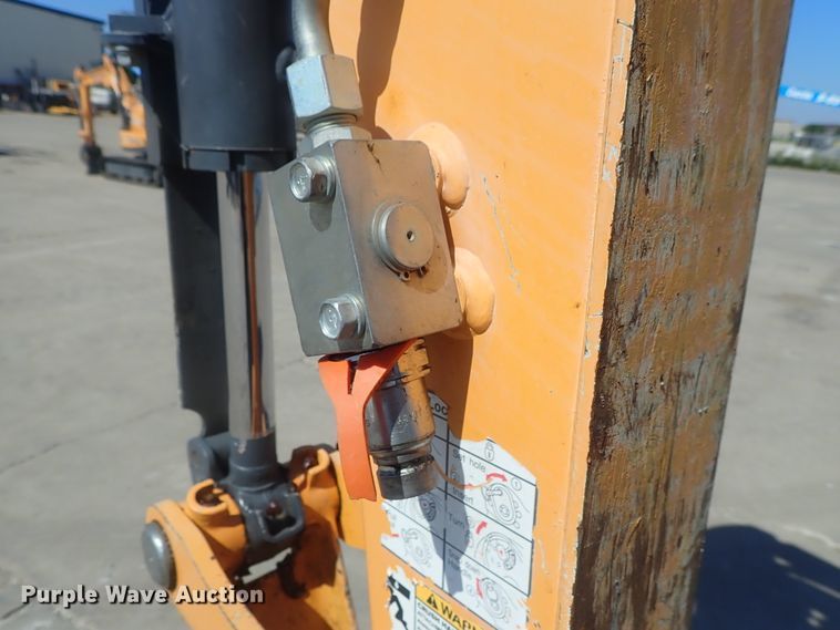 image for item DG2191 2015 Mustang 350Z NXTC  mini excavator